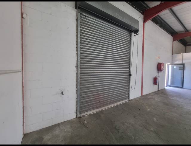 152M² WAREHOUSE TO LET IN PHILIPPI